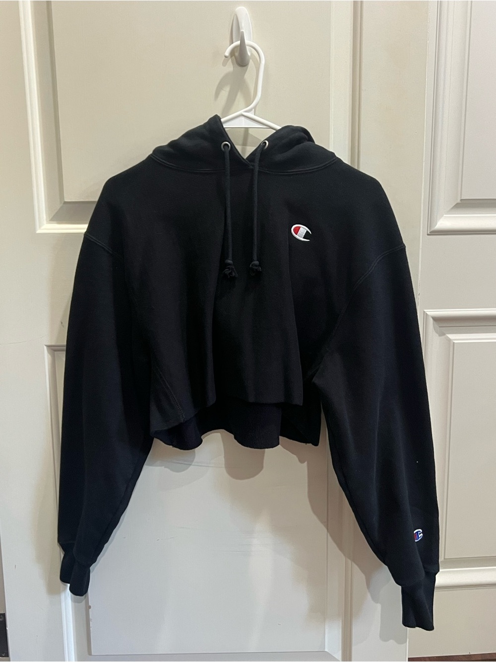 Champion Women’s Cropped Black Sweatshirt Size S